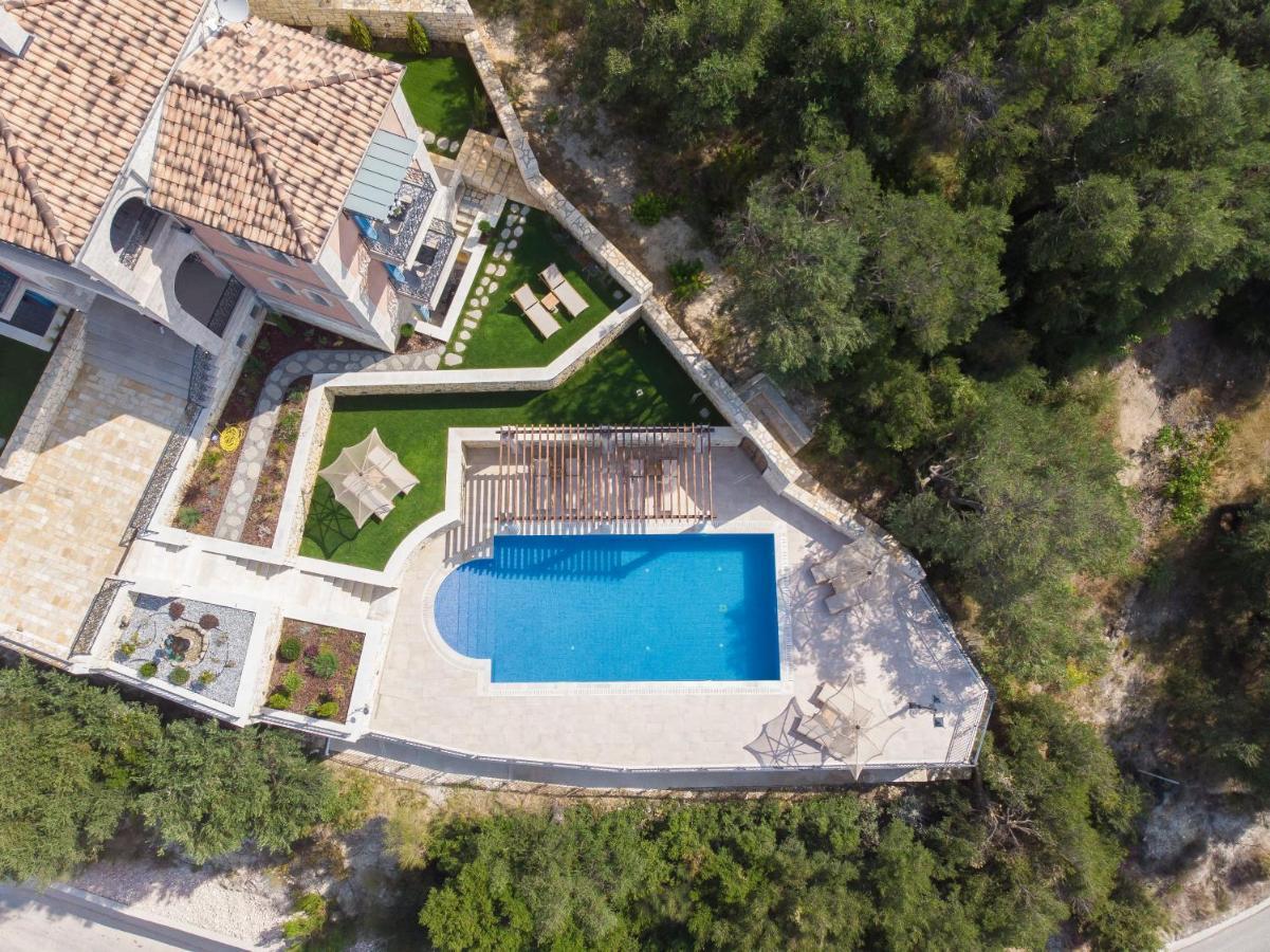 Elysium Living Parga Aparthotel Buitenkant foto