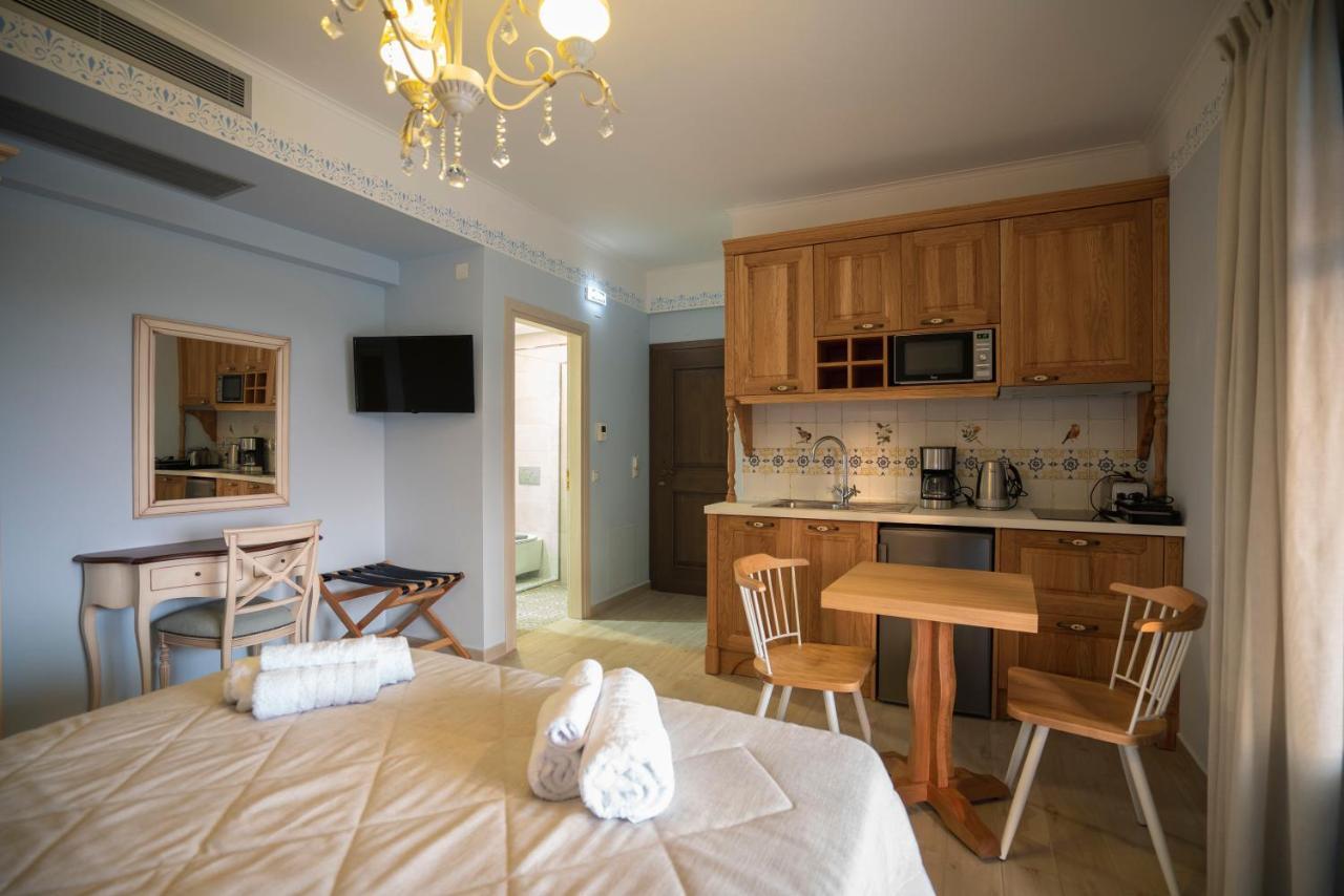 Elysium Living Parga Aparthotel Buitenkant foto