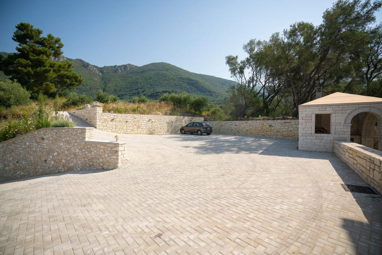 Elysium Living Parga Aparthotel Buitenkant foto